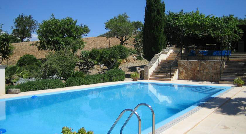 piscina del hotel Agroturisme Perola Only Adults