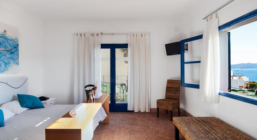 habitación con vistas al mar del hotel Marigna