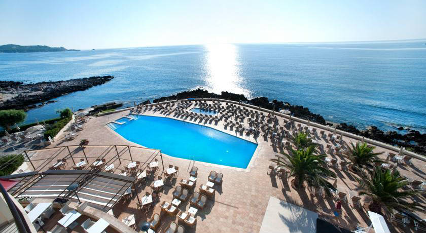 piscina con vistas al mar del Hotel Sensimar Adults Only