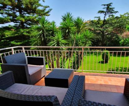 Foto de la terraza con vistas al jardín de este bonito apartamento privado.