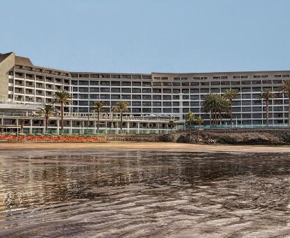 Fabuloso hotel solo para adultos en primera línea de playa.