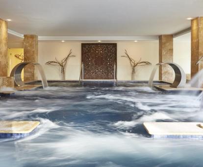 Foto de la piscina de hidroterapia del hotel.