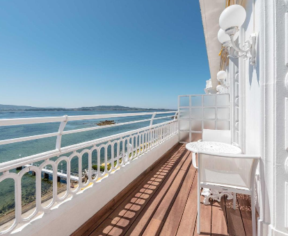 Foto de la terraza de la habitación doble con vistas al mar
